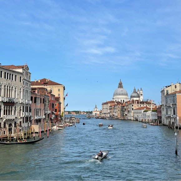 Meet your Posher, Claire - Picture 2 of 2